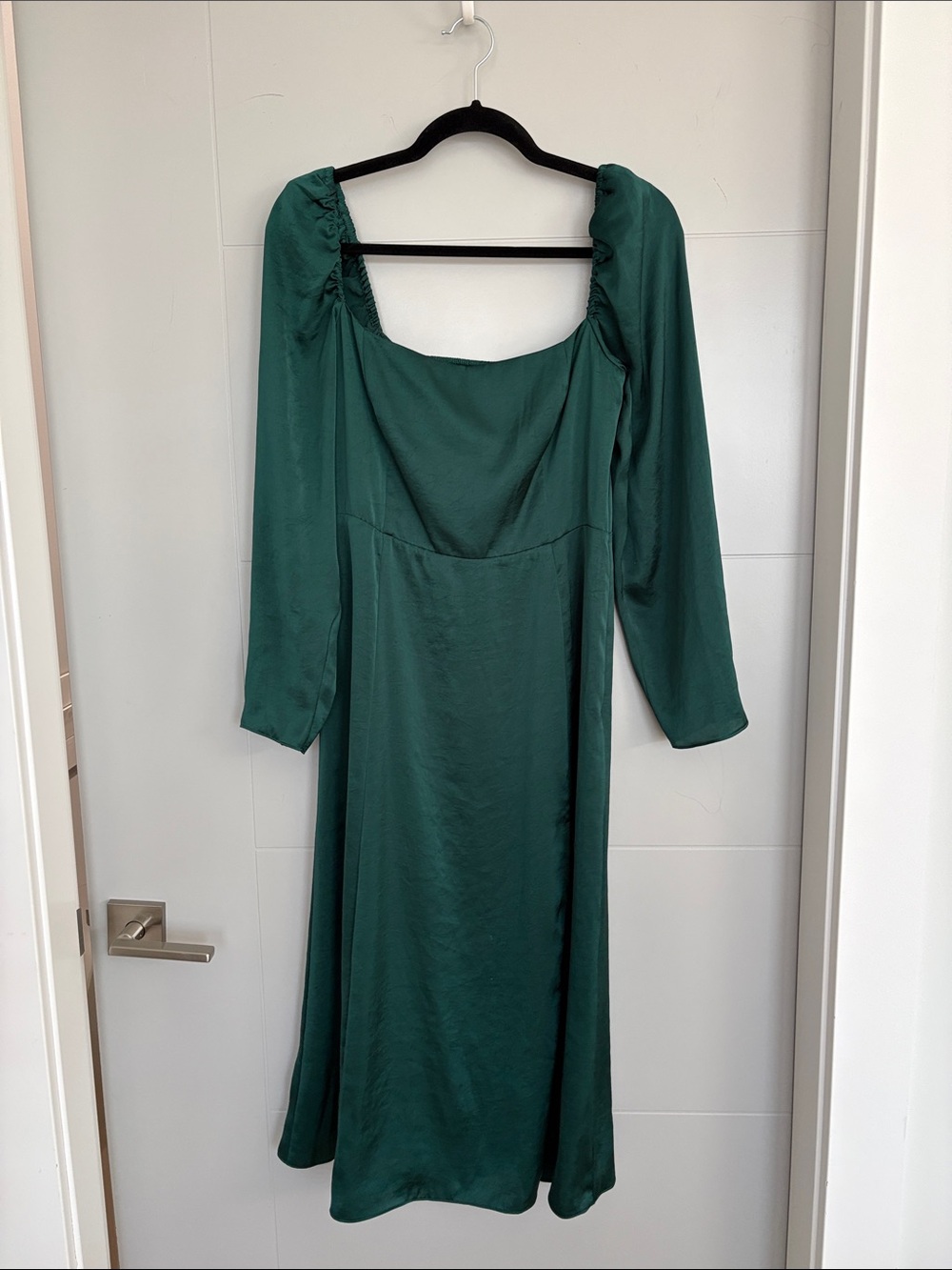 Wilfred Emerald Green Long Sleeve Midi Dress with Square Neck